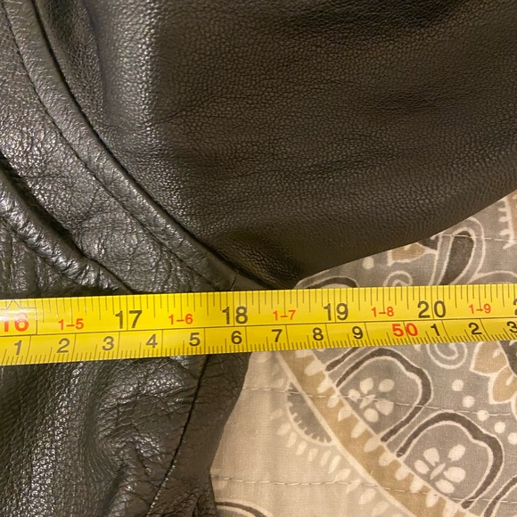 Womens leather Harley Davidson rhinestone shield jacket - Picture 17 of 17